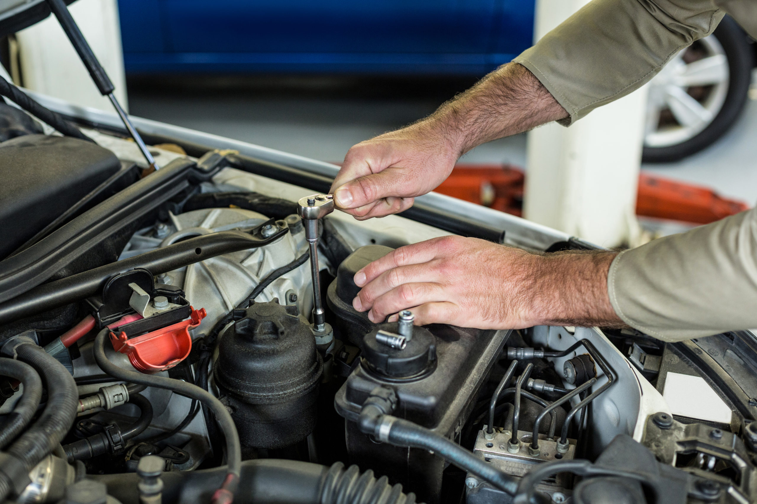 Vehicle diagnostics at Yazid's Mobile Mechanic